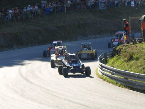 Keld Munkedal i front foran Jørgen Birkbak, Michael Nielsen og Dennis Munch.